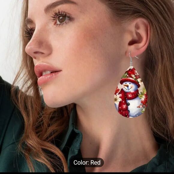 Earrings Christmas snowman berries teardrop faux leather new e66 - Picture 1 of 3